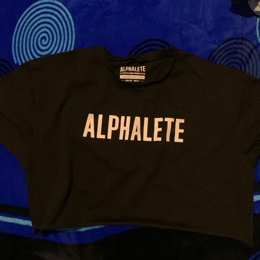 Alphalete black crop top-medium